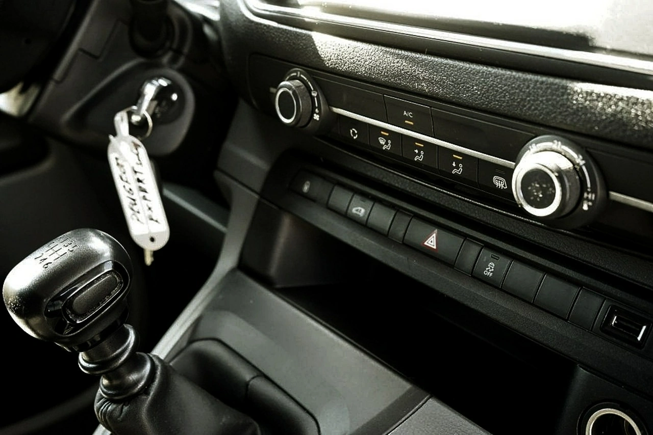 Peugeot Expert - Zdjęcie 25