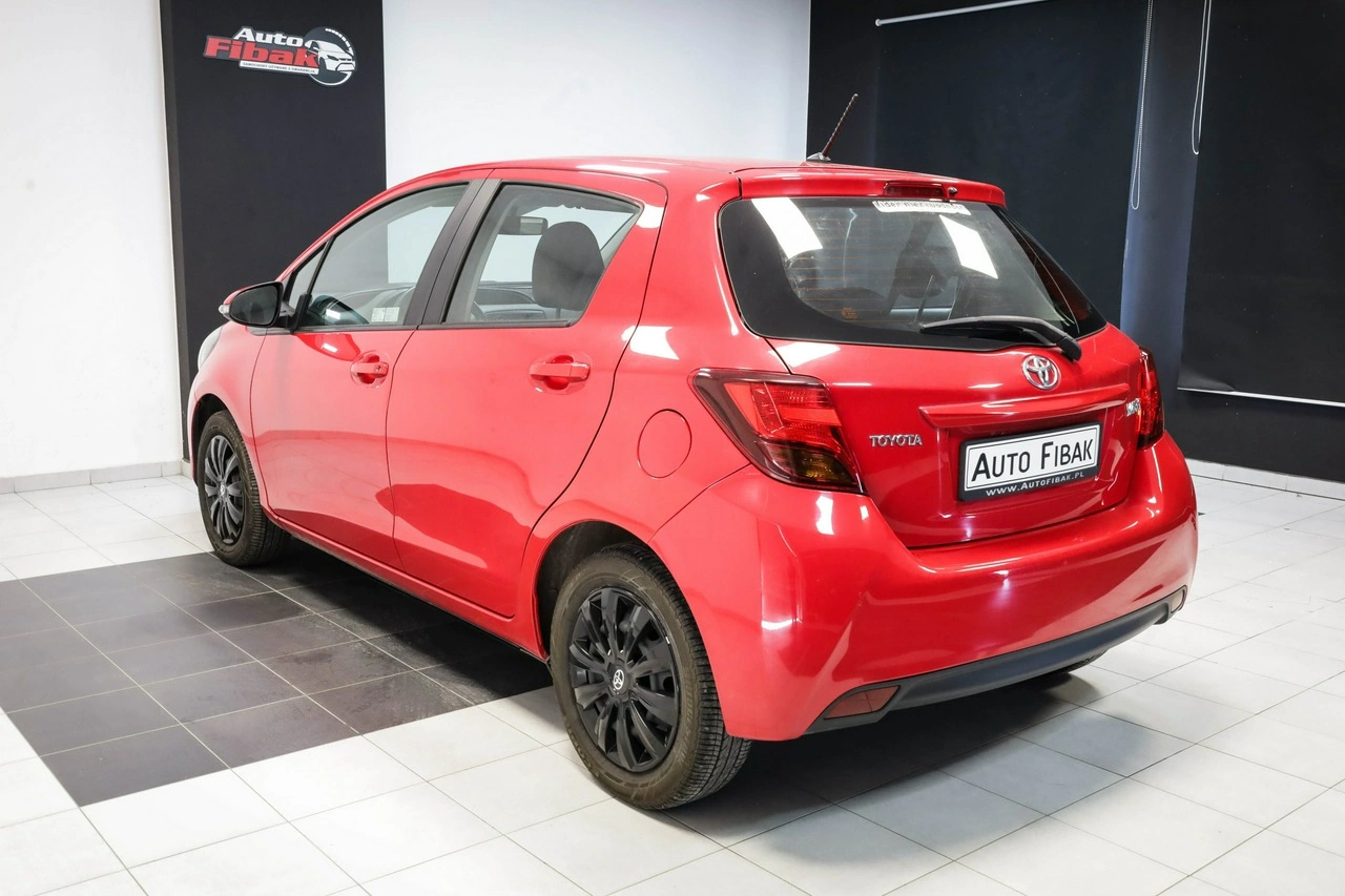 Toyota Yaris - Zdjęcie 9