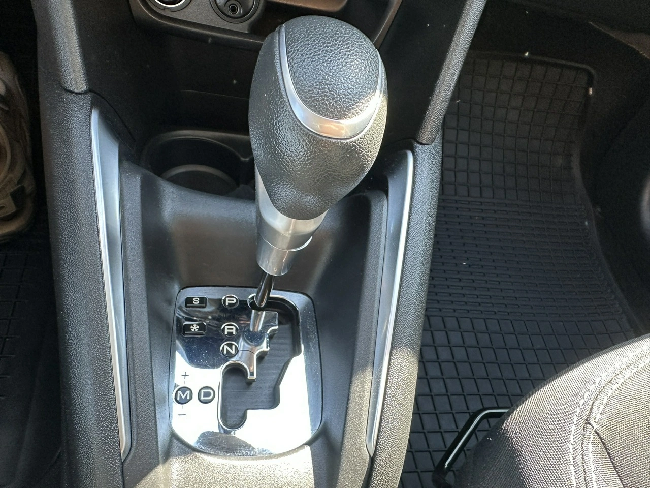 Peugeot 208 - Zdjęcie 22