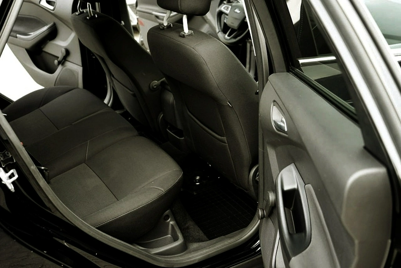 Ford Focus - Zdjęcie 18
