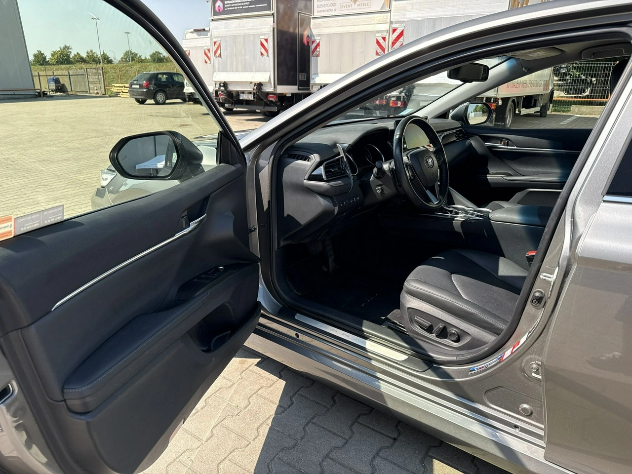 Toyota Camry - Zdjęcie 9