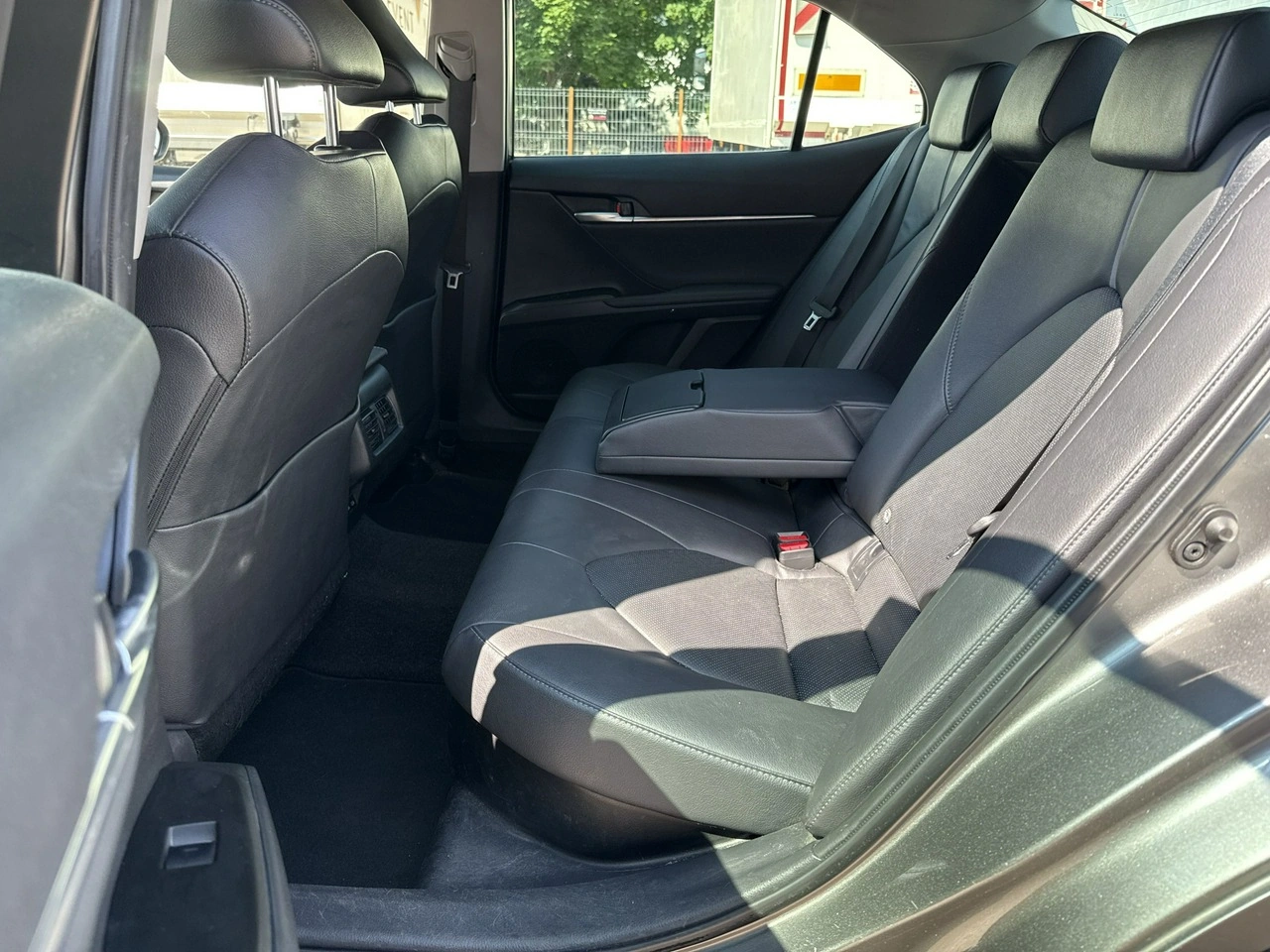 Toyota Camry - Zdjęcie 14