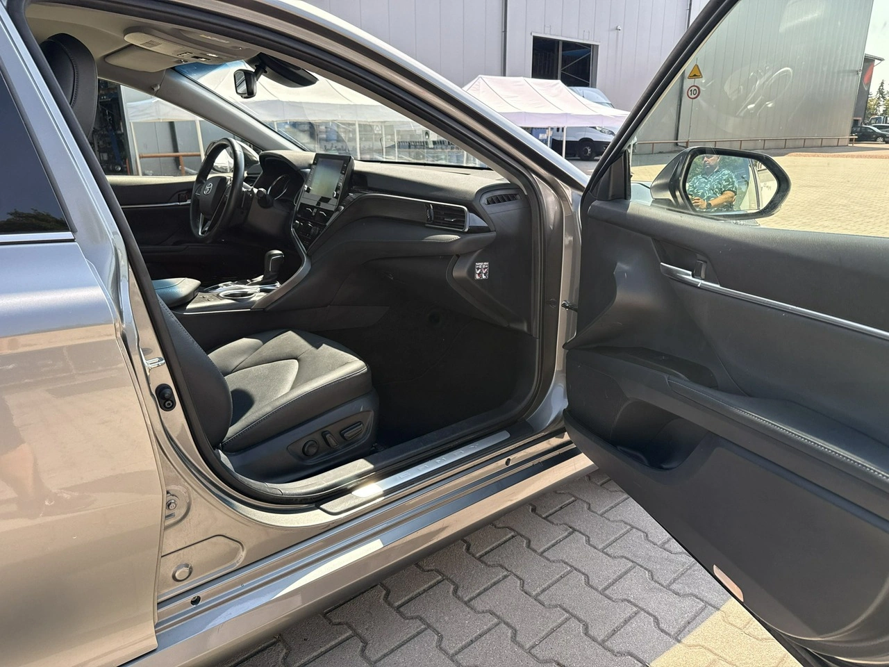 Toyota Camry - Zdjęcie 18