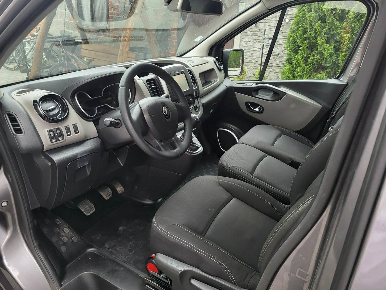 Renault Trafic - Zdjęcie 9