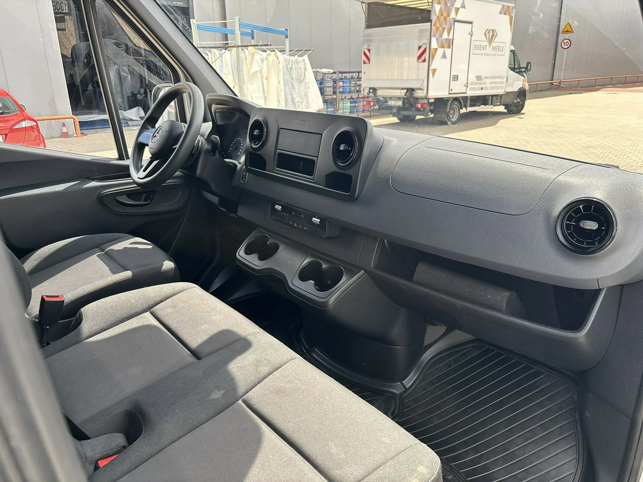 Mercedes Sprinter - Zdjęcie 16