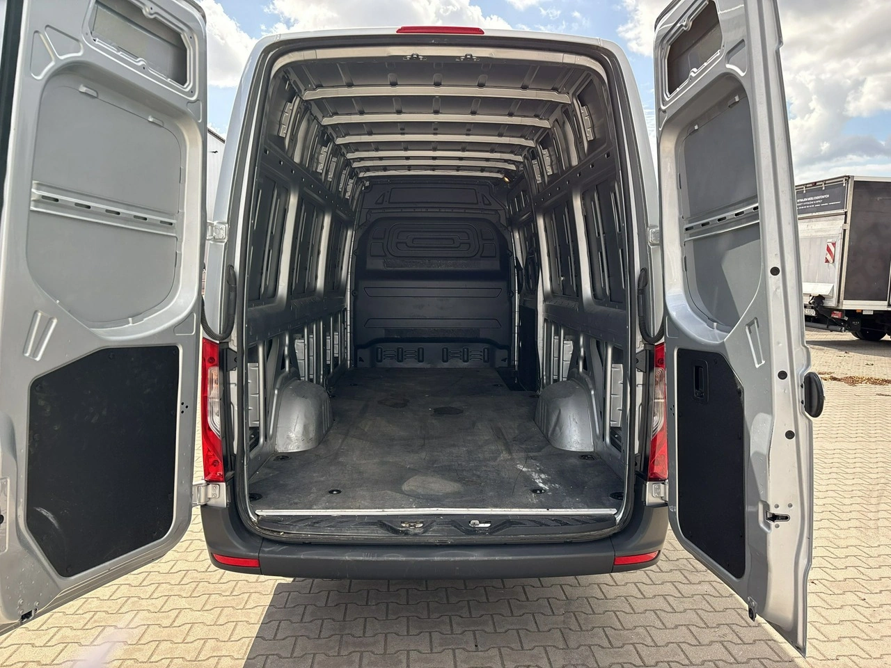 Mercedes Sprinter - Zdjęcie 19