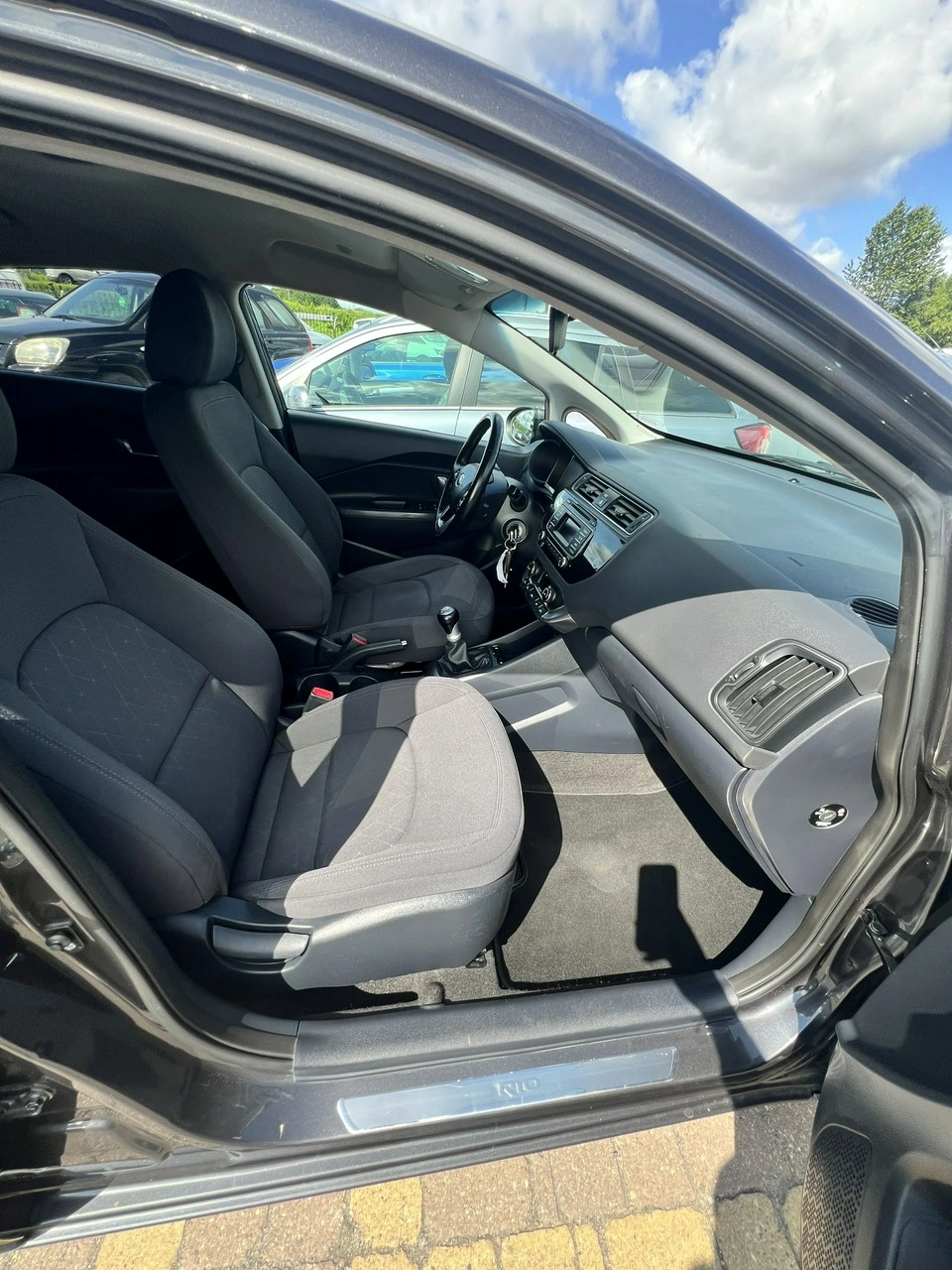 Kia Rio - Zdjęcie 10