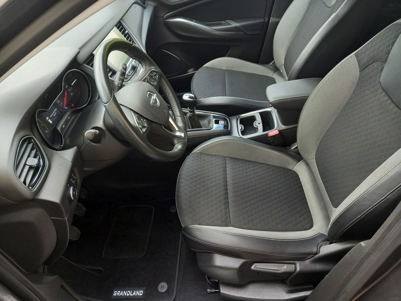 Opel Grandland X - Zdjęcie 30
