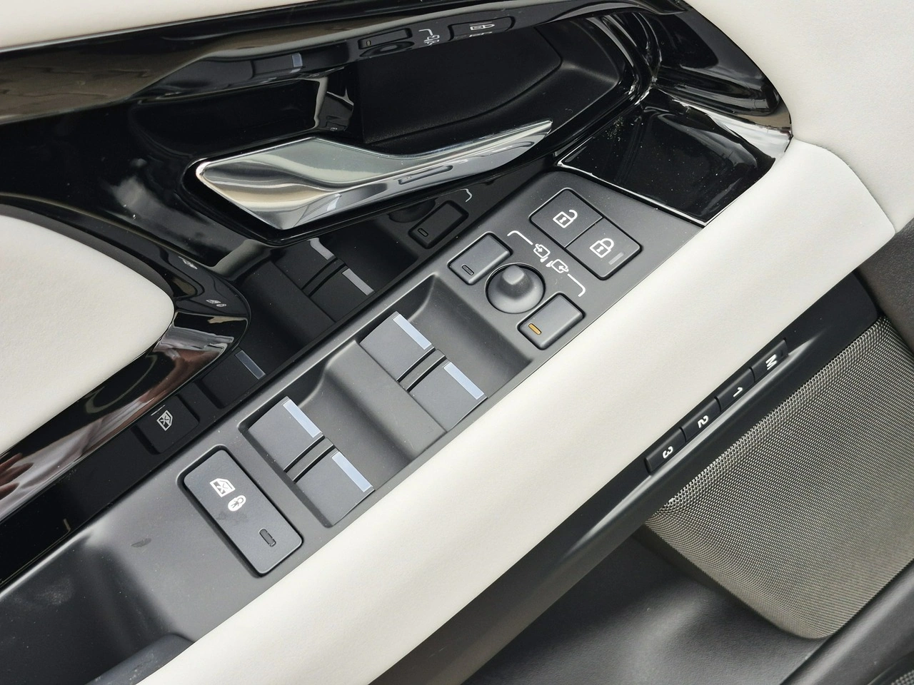 Land Rover Range Rover Evoque - Zdjęcie 18