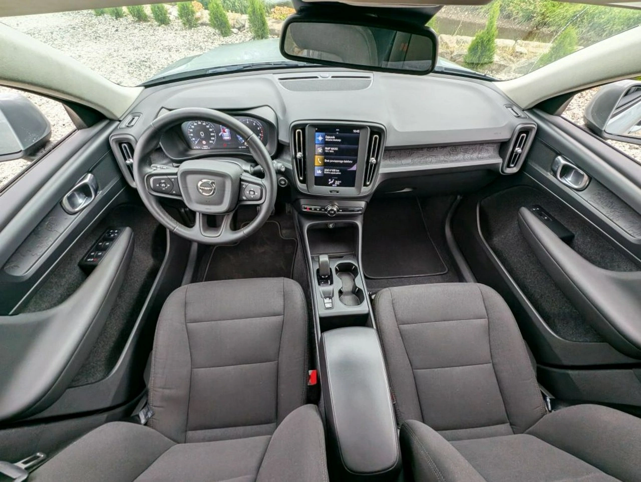 Volvo XC 40 - Zdjęcie 10