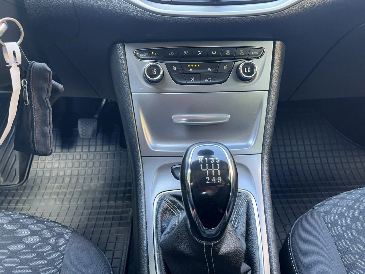 Opel Astra - Zdjęcie 18