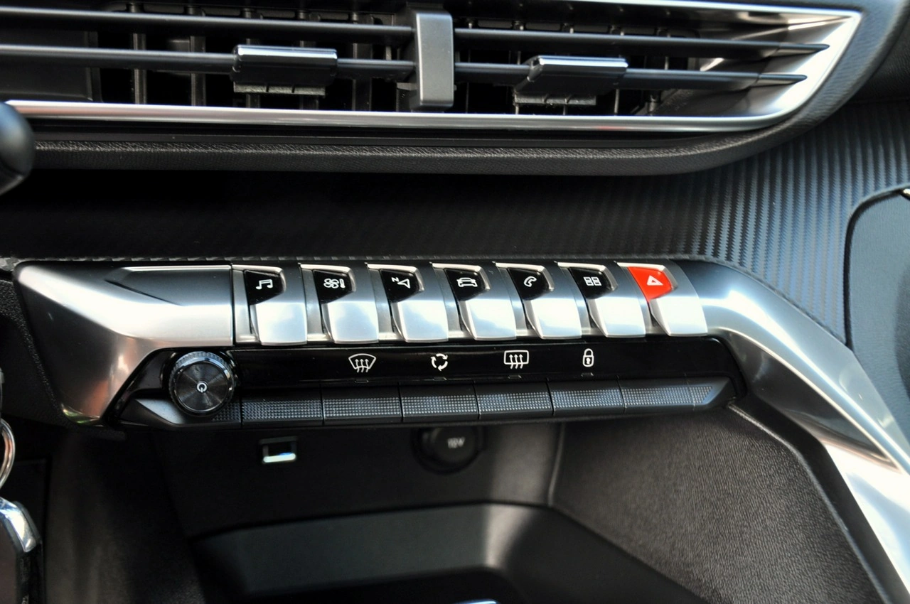 Peugeot 3008 - Zdjęcie 33