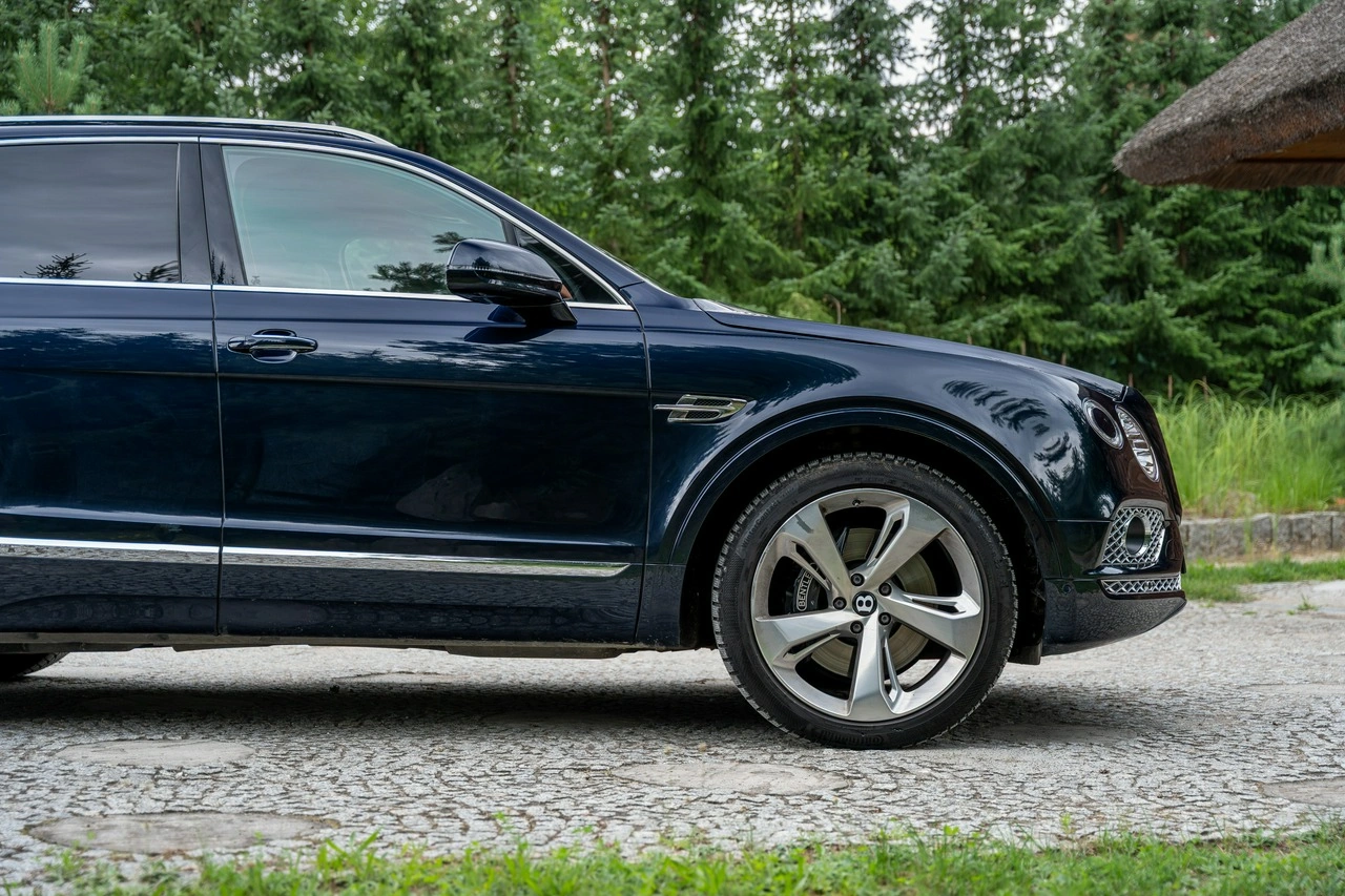 Bentley Bentayga - Zdjęcie 17