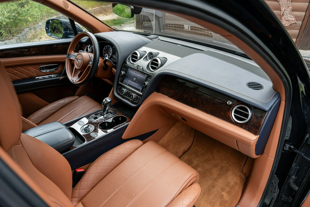 Bentley Bentayga - Zdjęcie 48