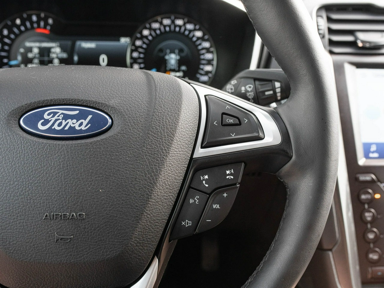 Ford Mondeo - Zdjęcie 13