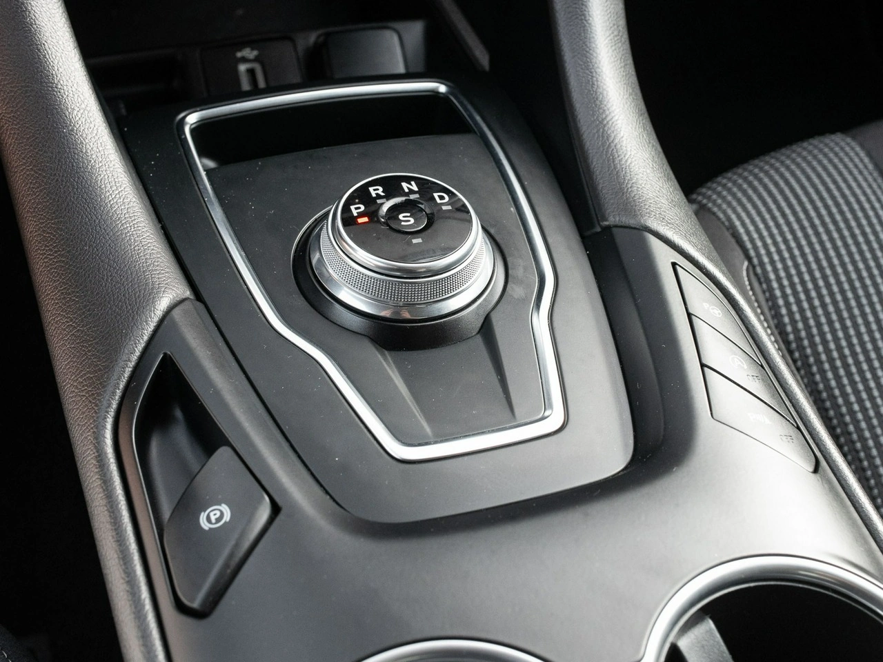 Ford Mondeo - Zdjęcie 14