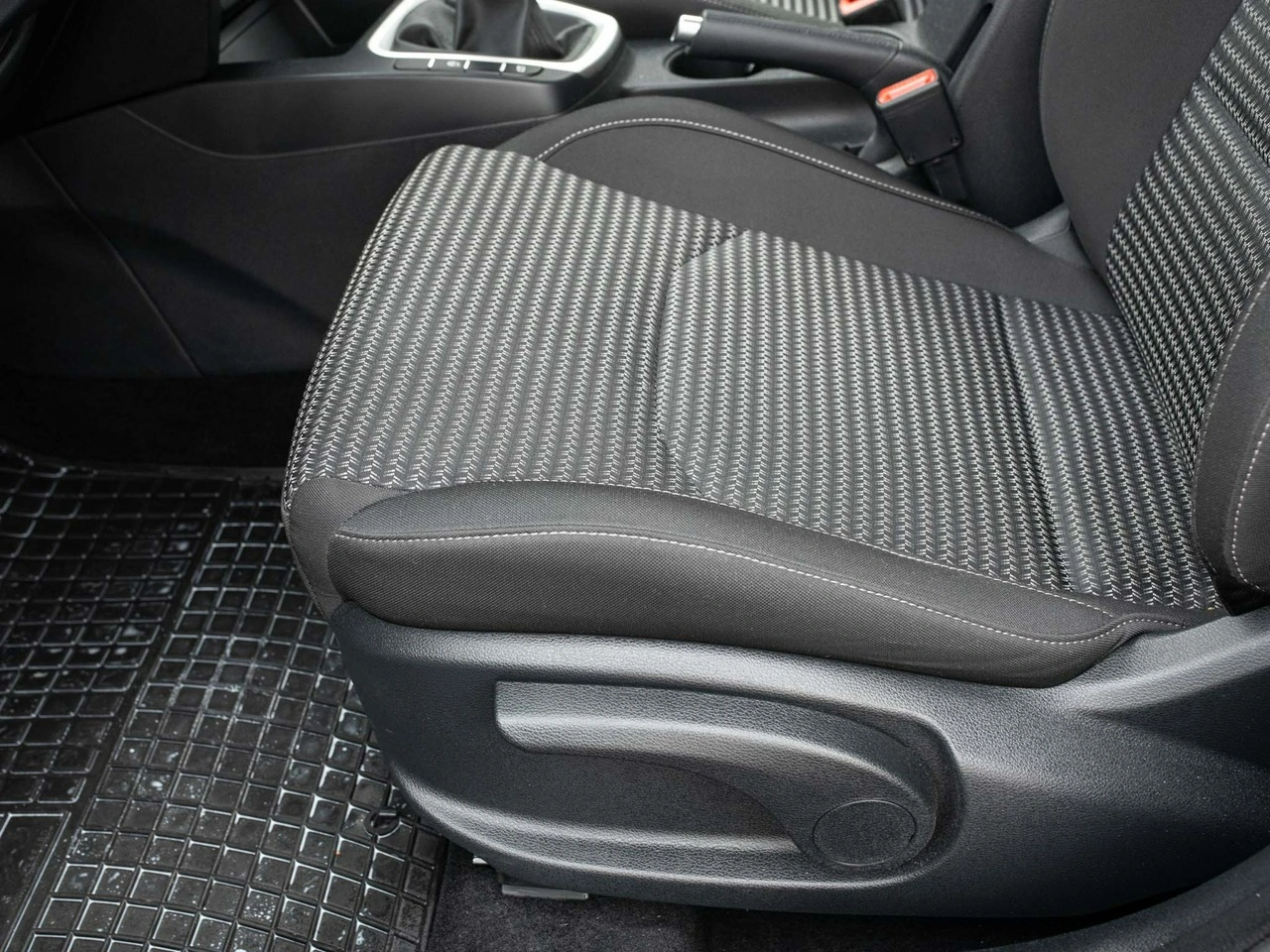 Kia Ceed - Zdjęcie 9