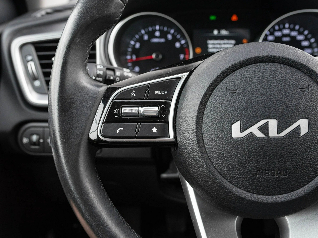 Kia Ceed - Zdjęcie 11