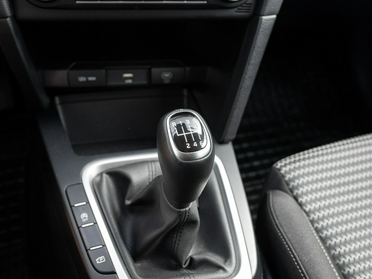 Kia Ceed - Zdjęcie 13