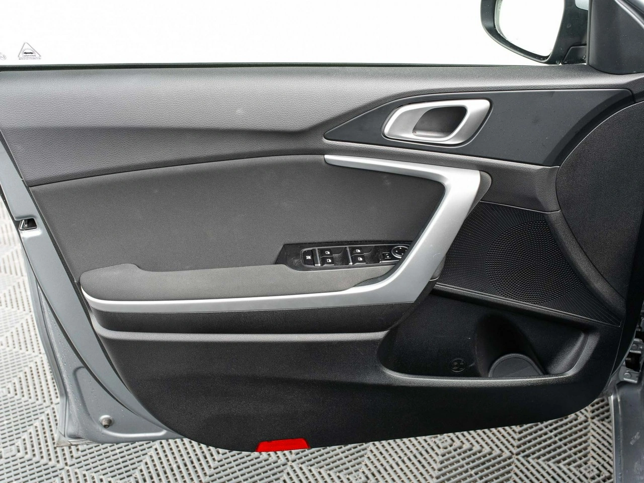 Kia Ceed - Zdjęcie 8