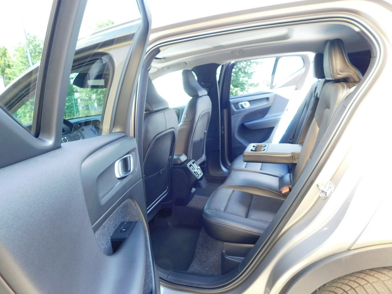 Volvo XC 40 - Zdjęcie 9