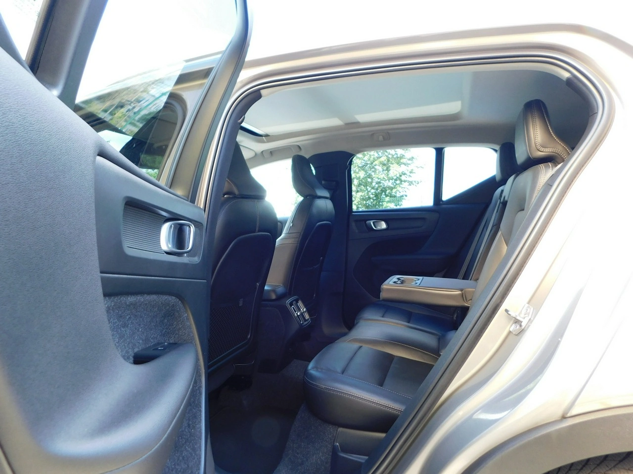 Volvo XC 40 - Zdjęcie 12