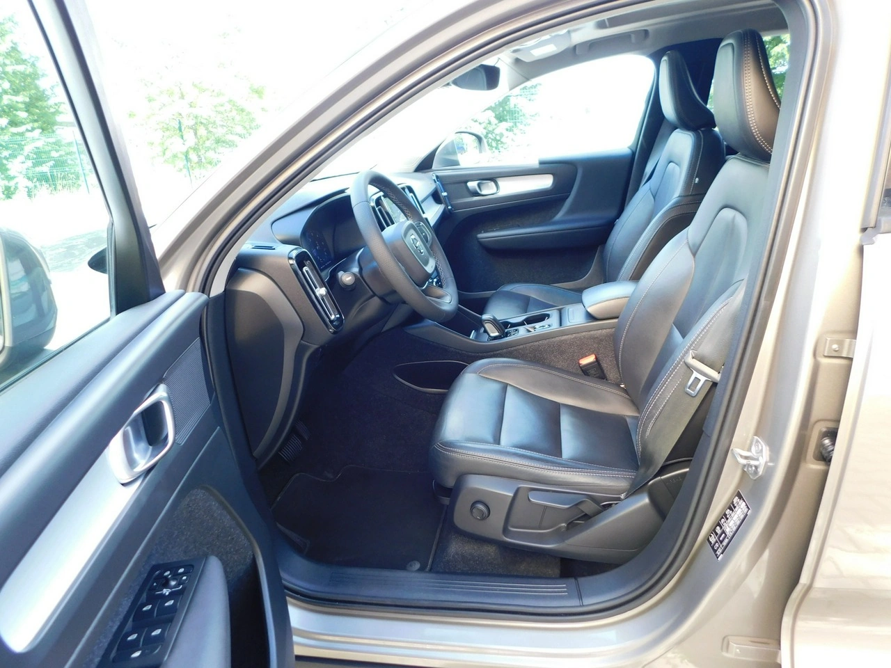 Volvo XC 40 - Zdjęcie 13