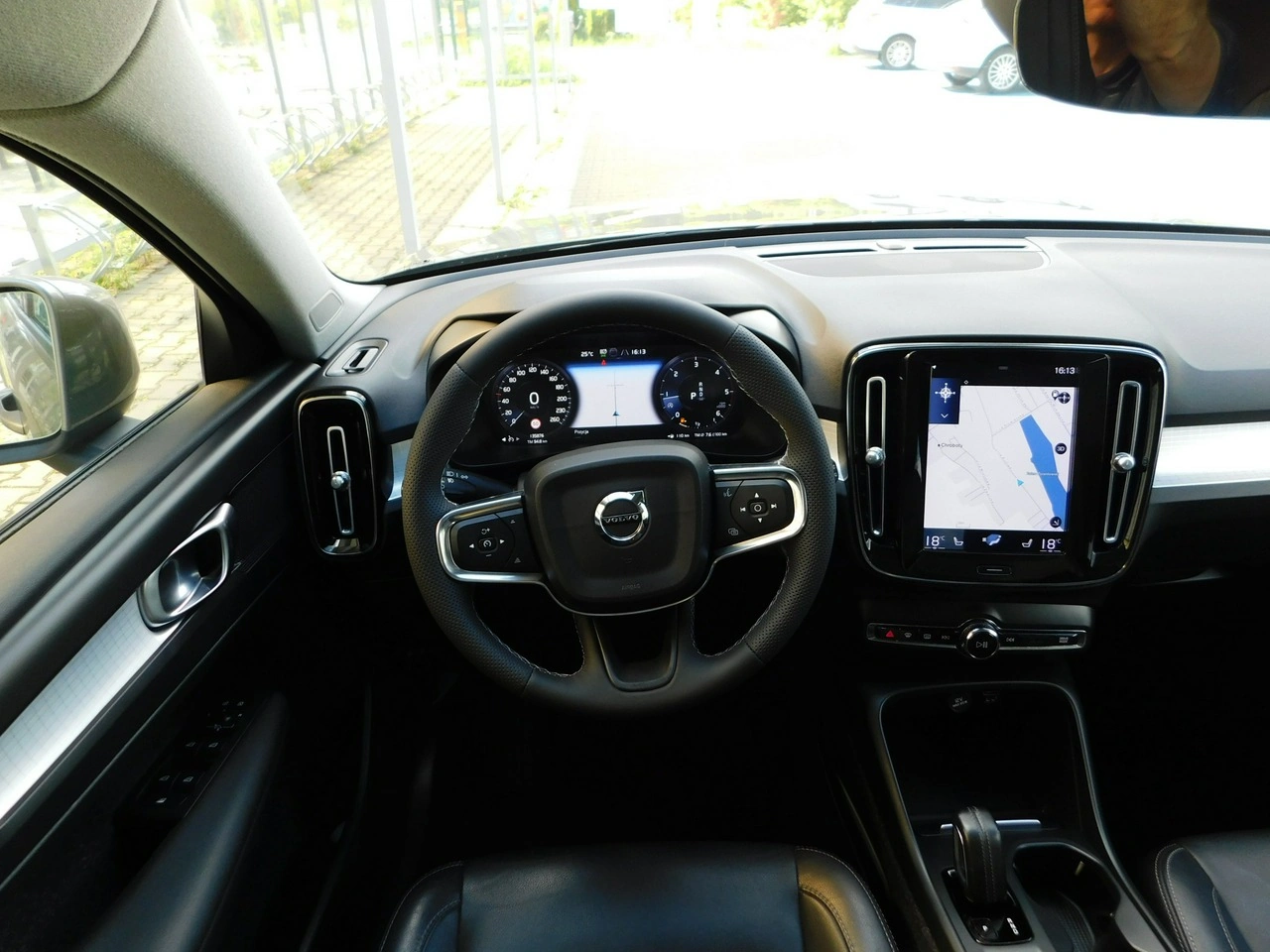 Volvo XC 40 - Zdjęcie 14