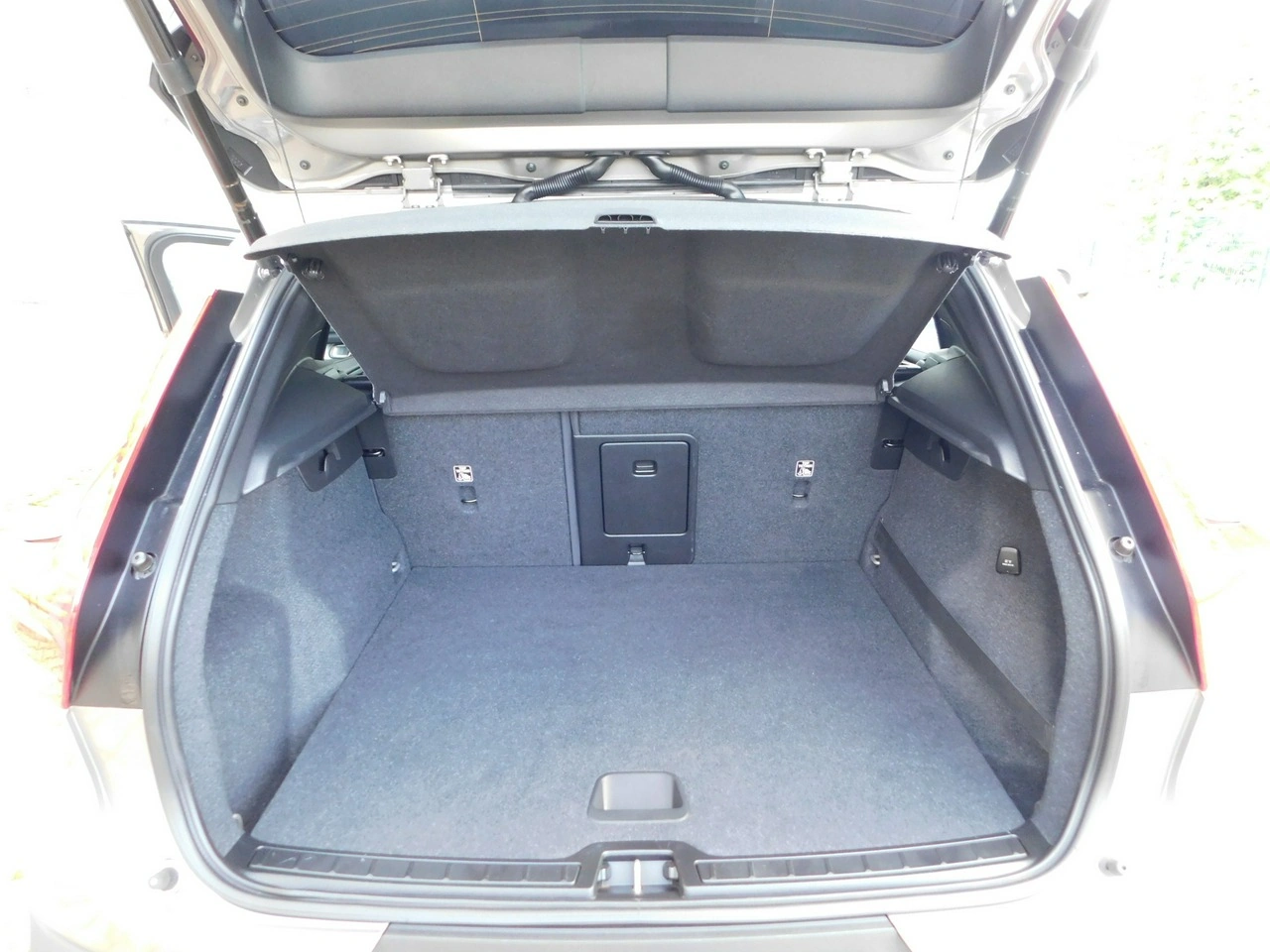 Volvo XC 40 - Zdjęcie 19