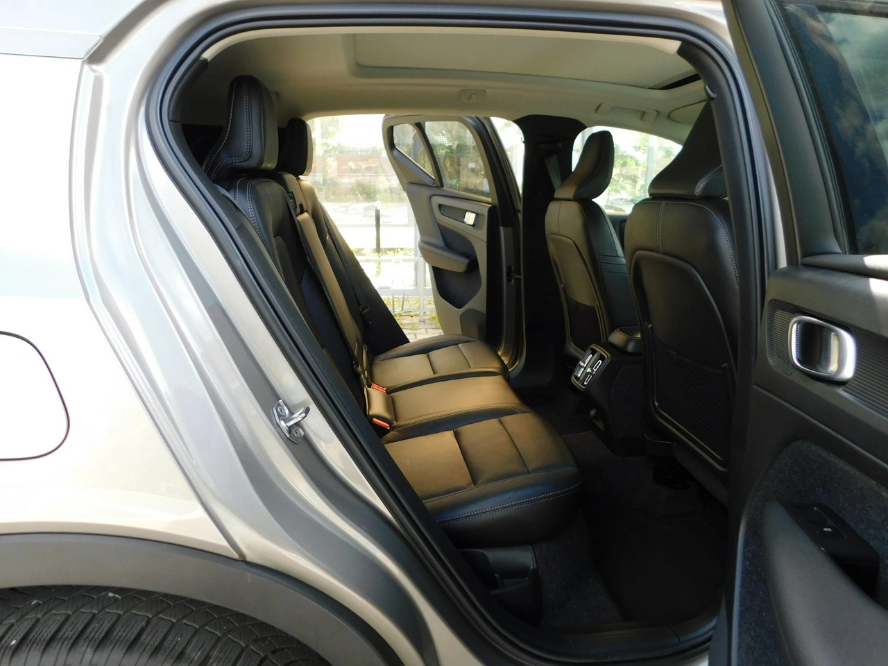 Volvo XC 40 - Zdjęcie 8