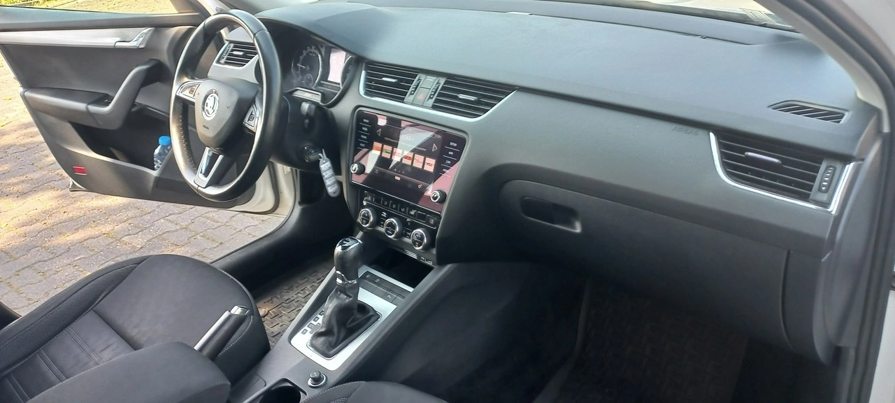 Skoda Octavia - Zdjęcie 4