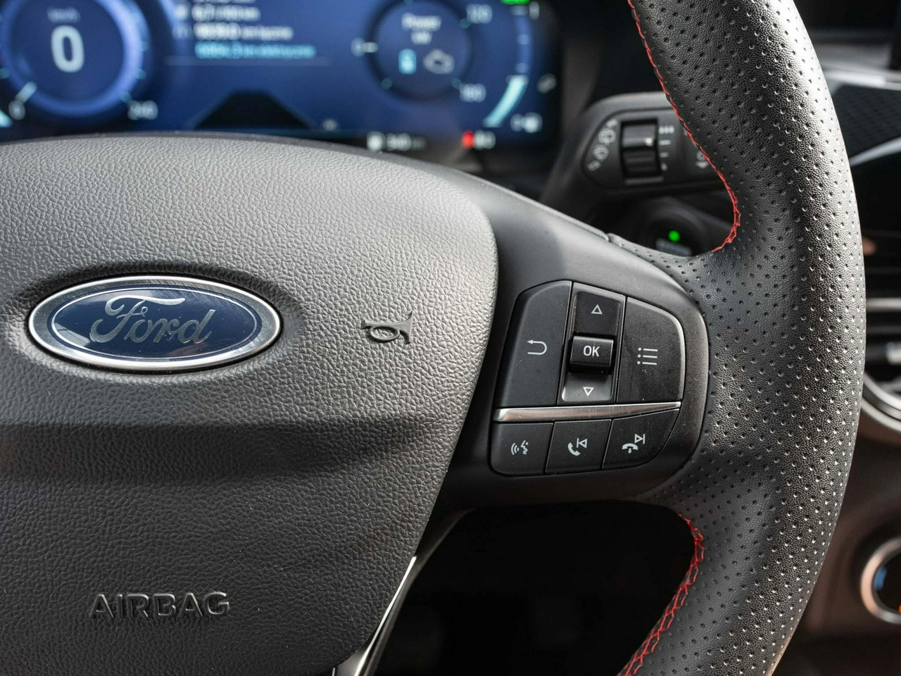 Ford Kuga - Zdjęcie 13