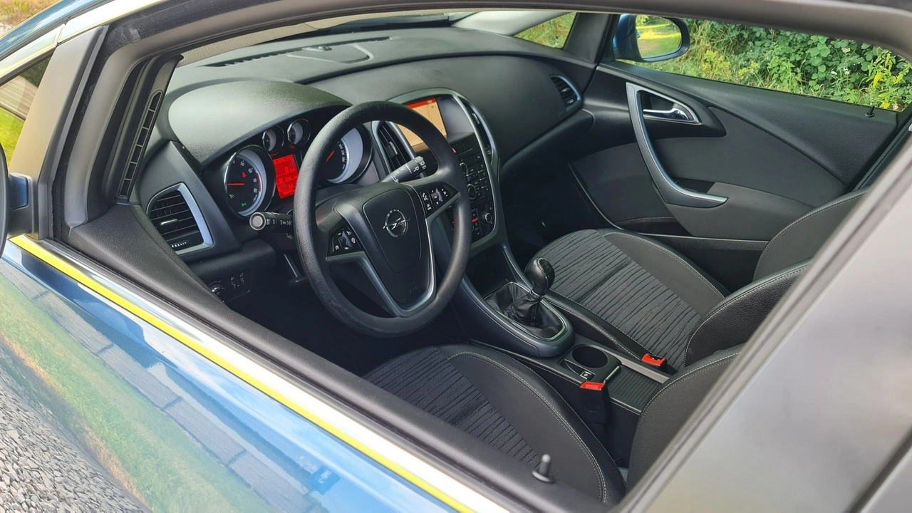 Opel Astra - Zdjęcie 9