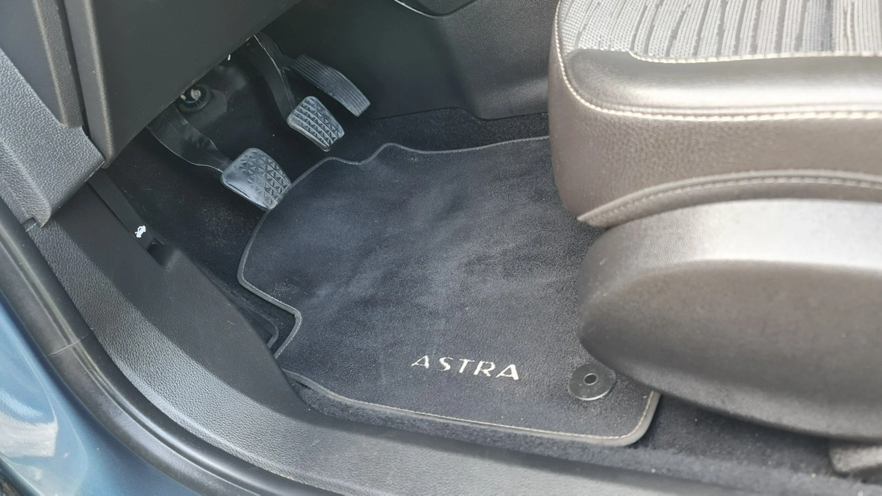 Opel Astra - Zdjęcie 12