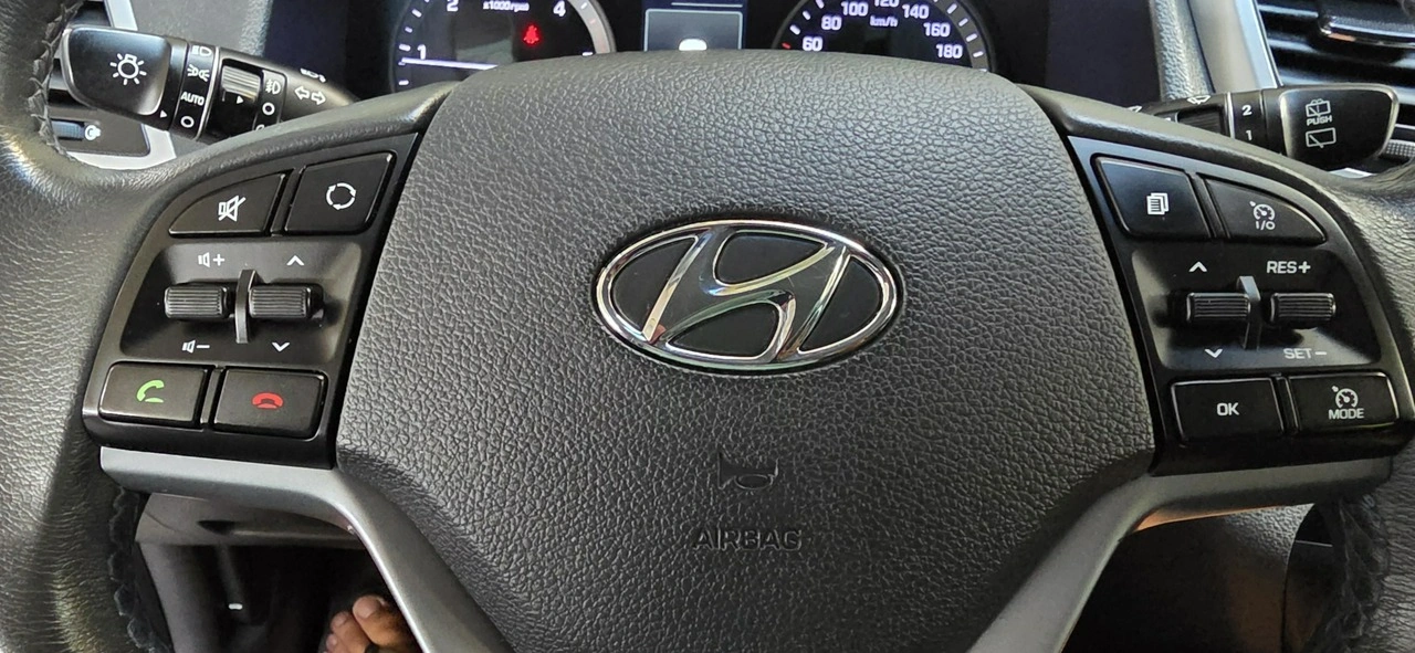 Hyundai Tucson - Zdjęcie 21