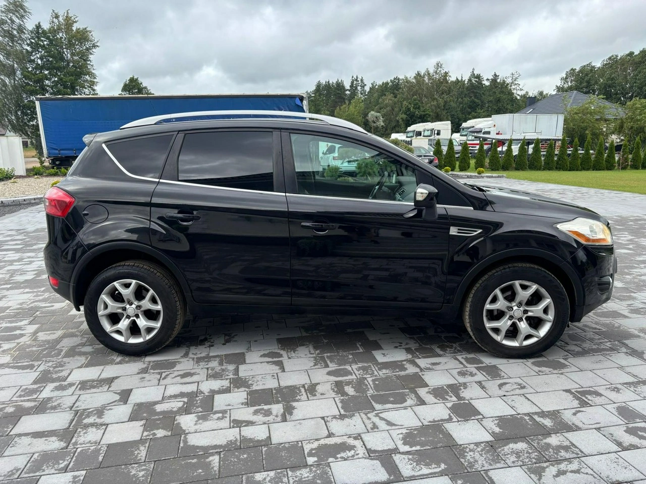 Ford Kuga - Zdjęcie 32