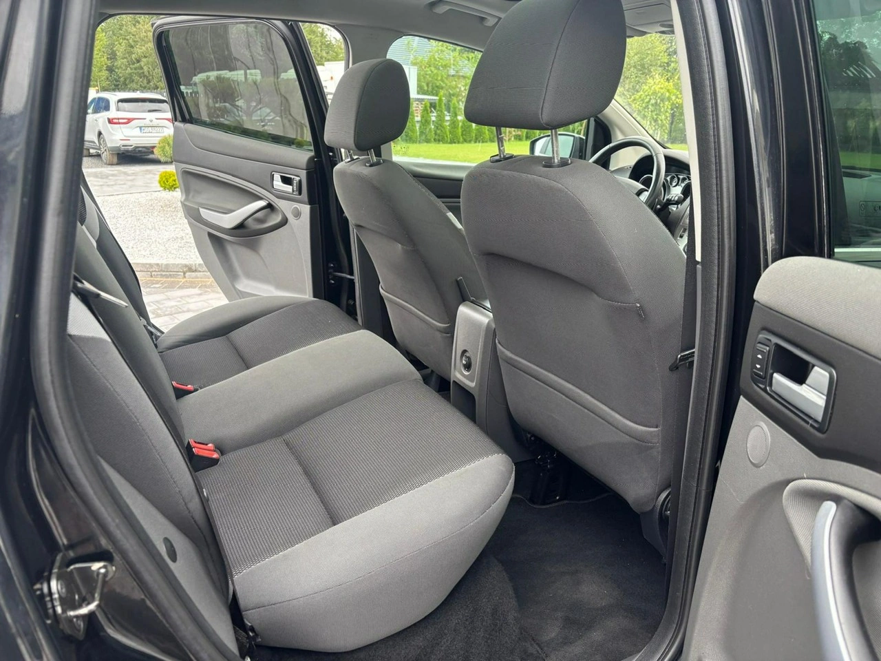 Ford Kuga - Zdjęcie 34