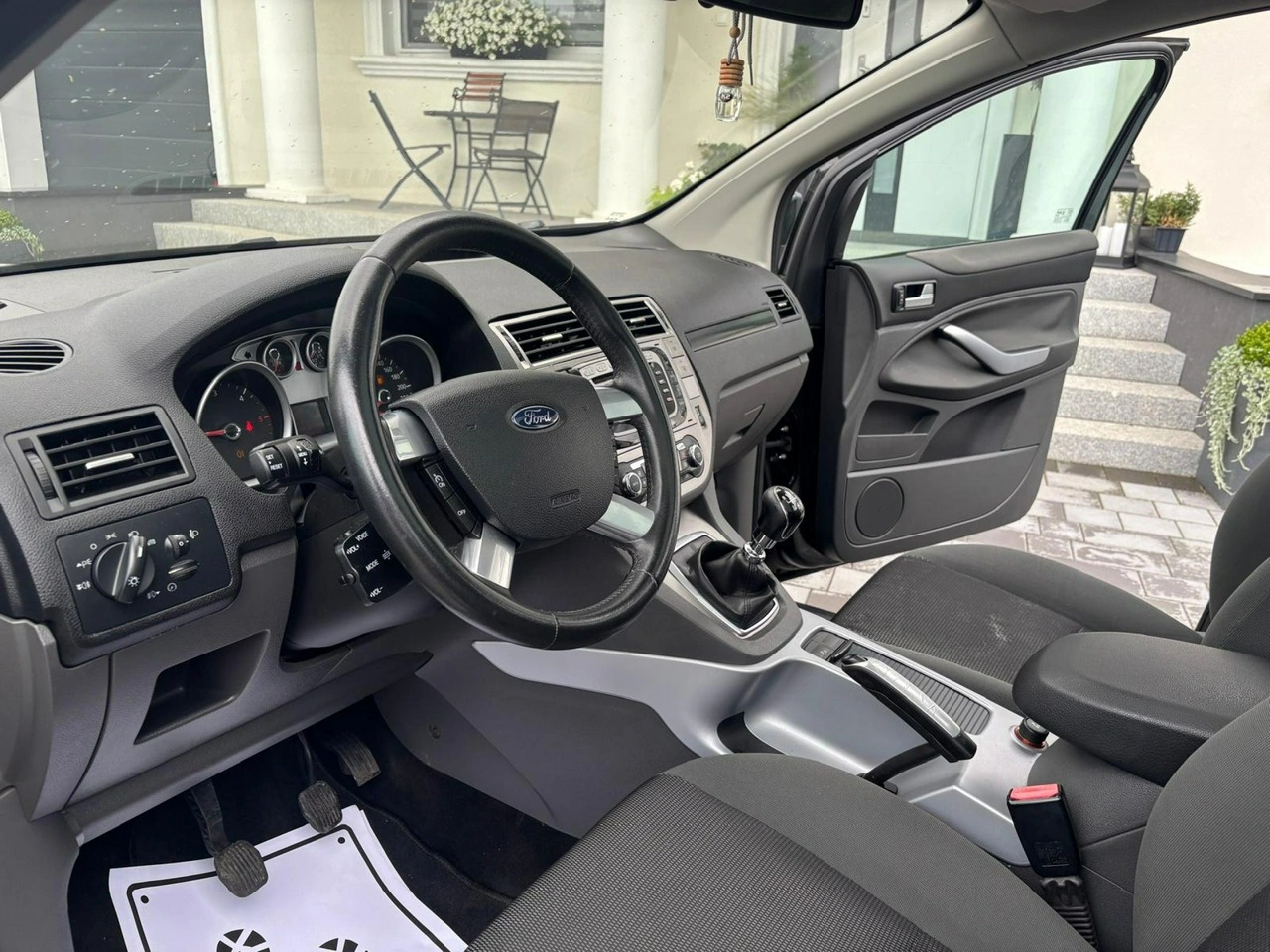 Ford Kuga - Zdjęcie 45