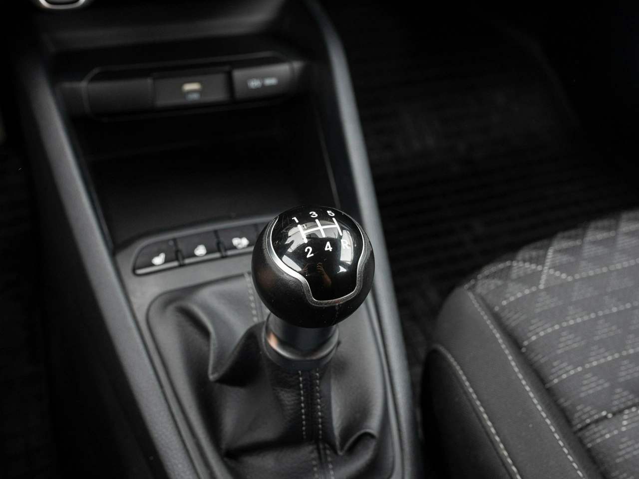 Kia Rio - Zdjęcie 14
