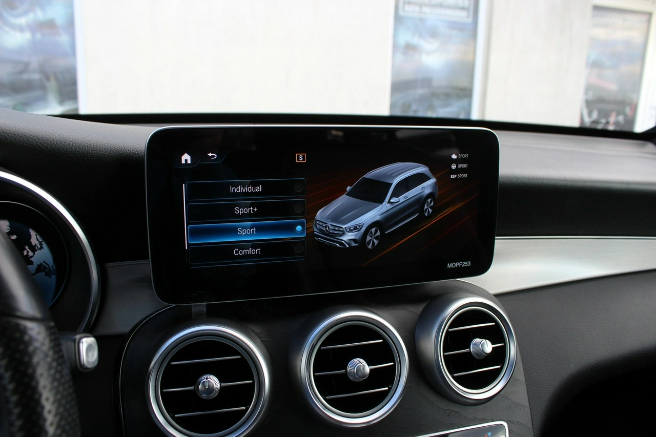 Mercedes GLC 300 - Zdjęcie 33