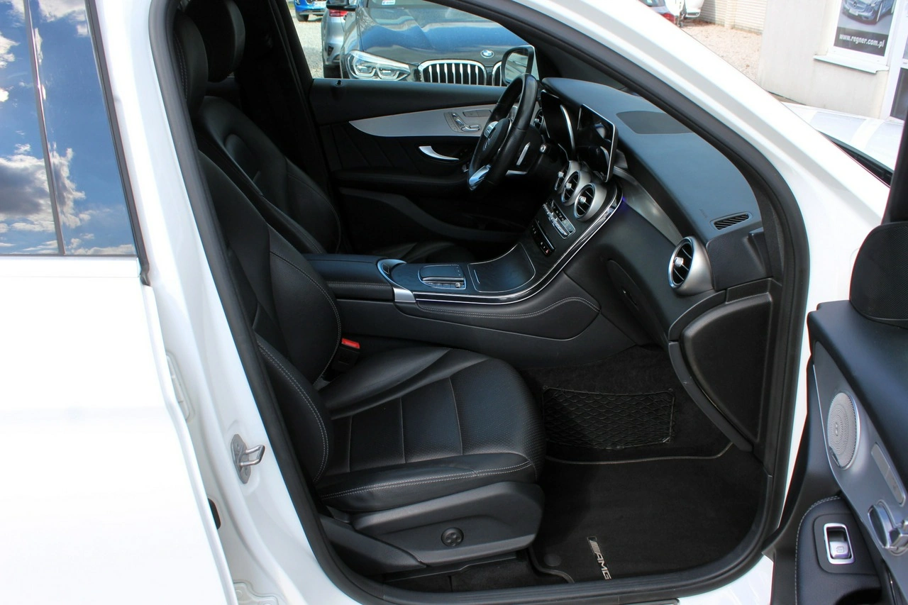 Mercedes GLC 300 - Zdjęcie 8