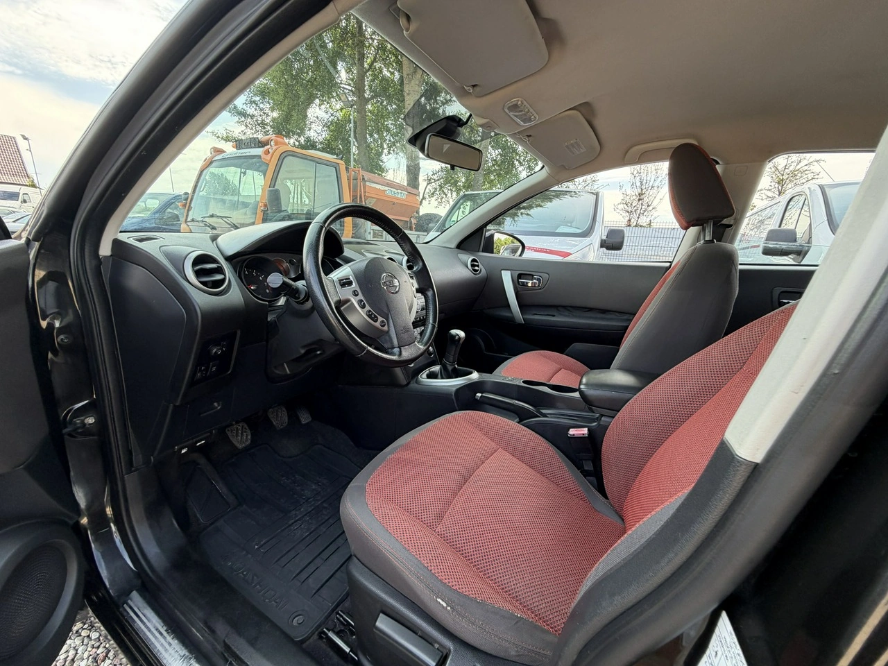 Nissan Qashqai - Zdjęcie 12