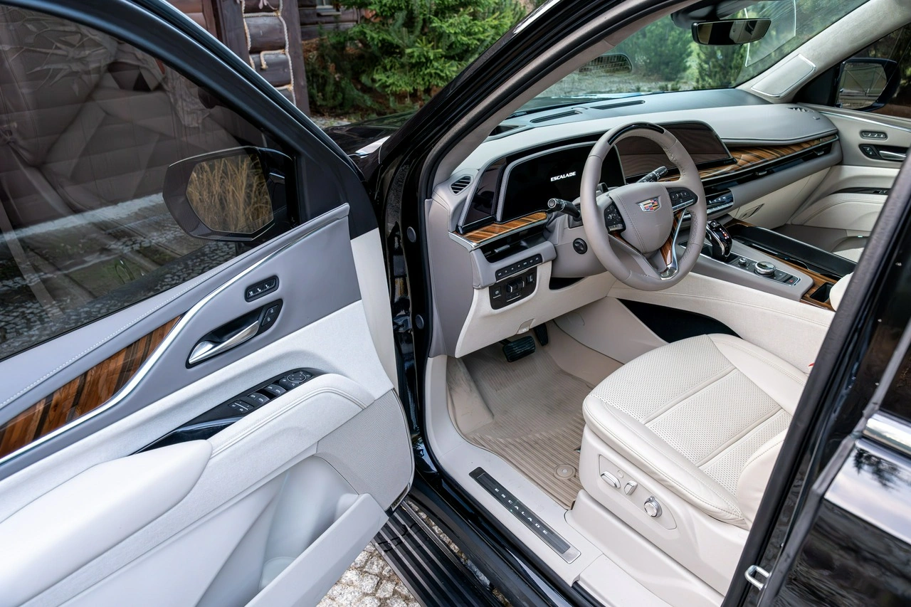 Cadillac Escalade - Zdjęcie 39