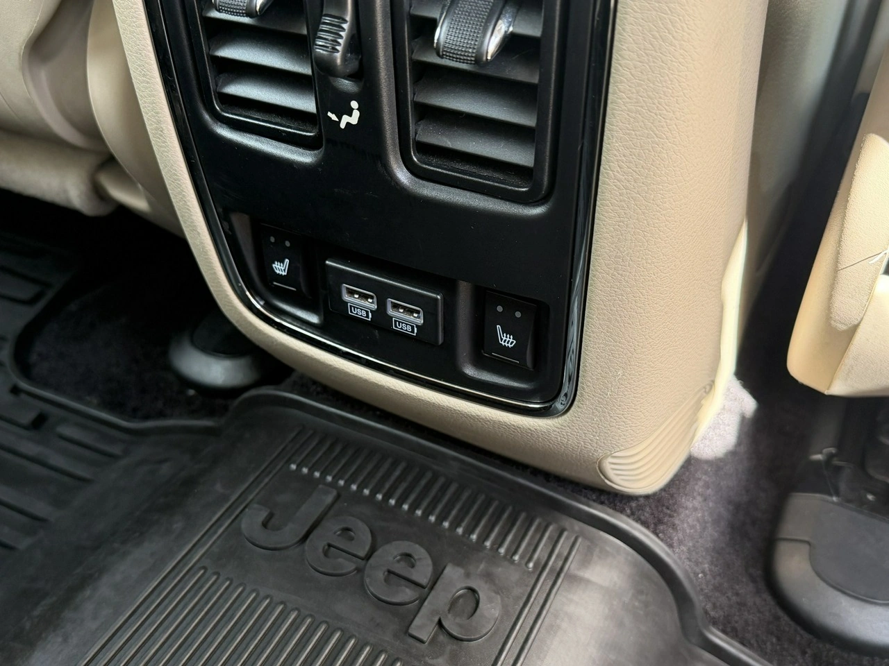 Jeep Grand Cherokee - Zdjęcie 9