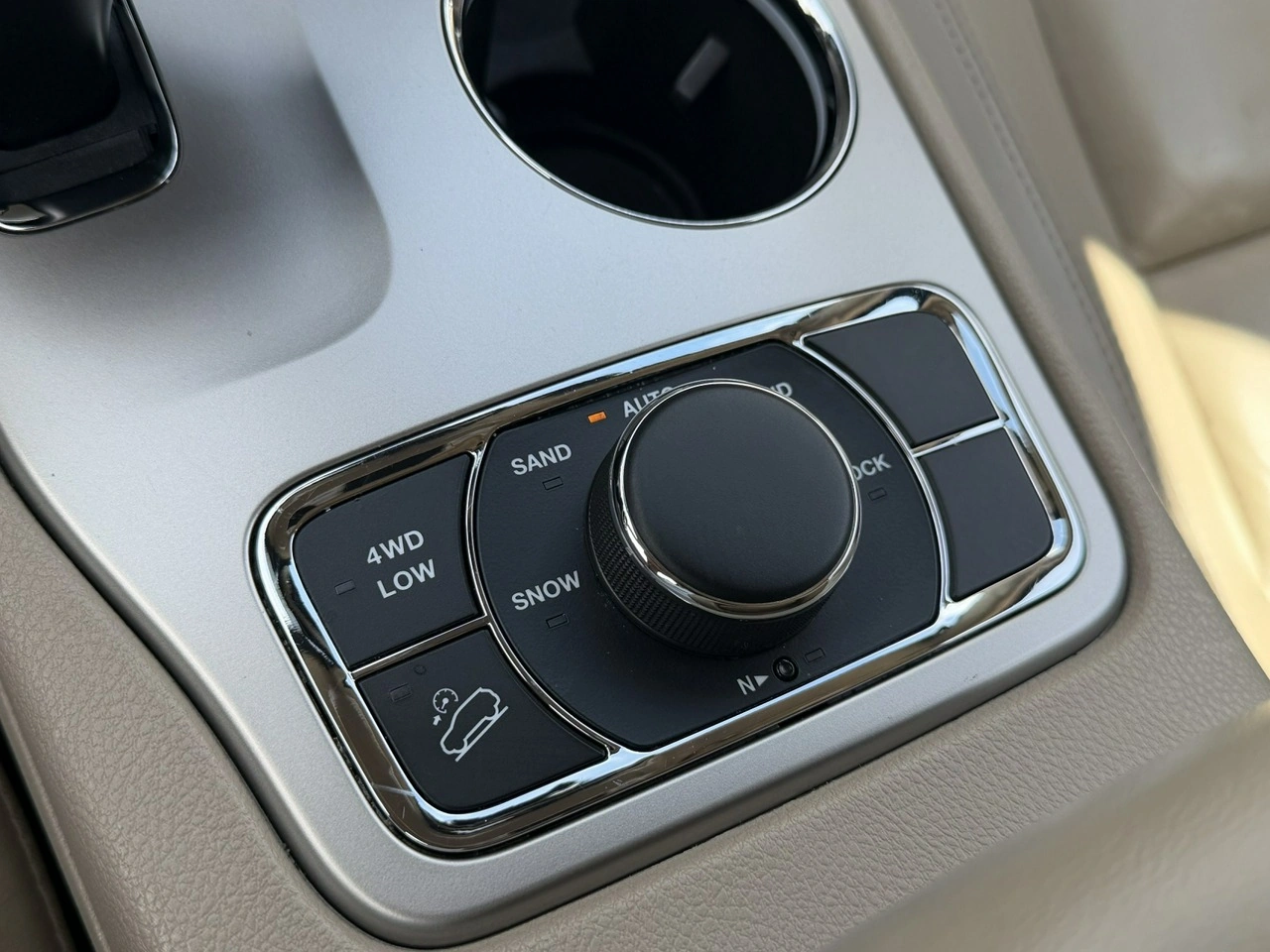 Jeep Grand Cherokee - Zdjęcie 14