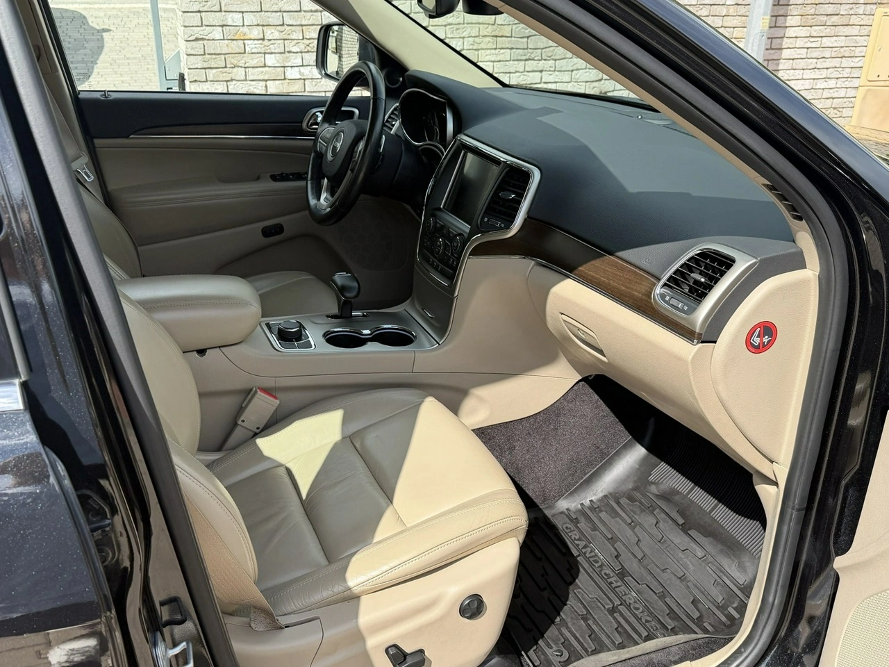 Jeep Grand Cherokee - Zdjęcie 6
