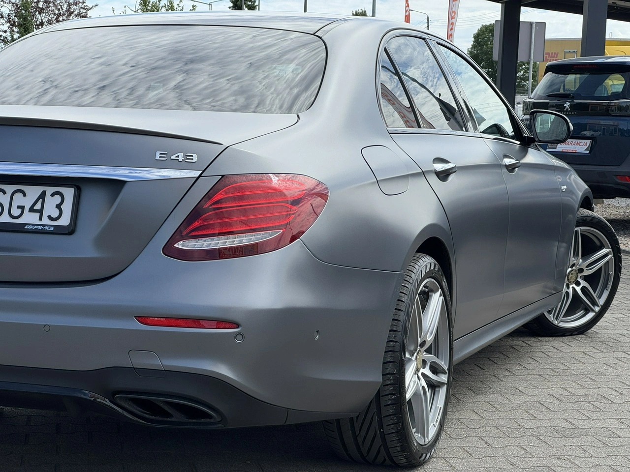 Mercedes E 43 AMG - Zdjęcie 10