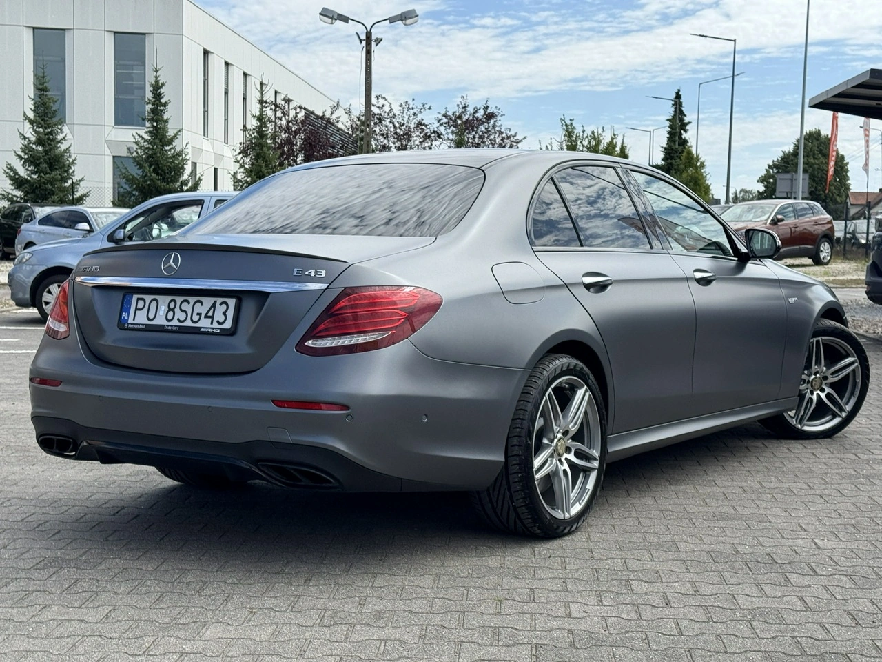 Mercedes E 43 AMG - Zdjęcie 11