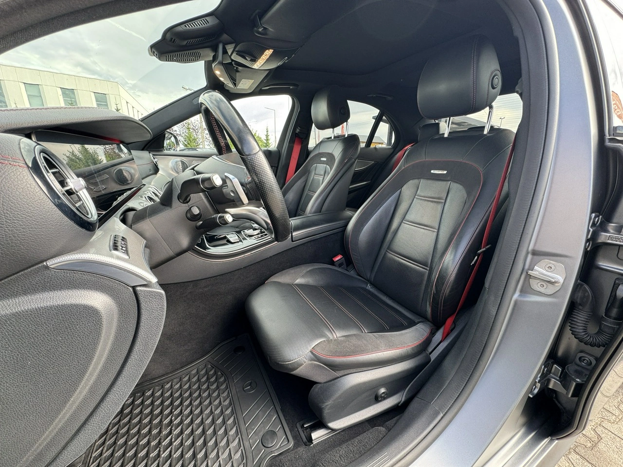 Mercedes E 43 AMG - Zdjęcie 25