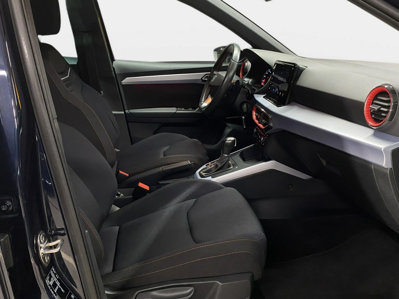 Seat Arona - Zdjęcie 11